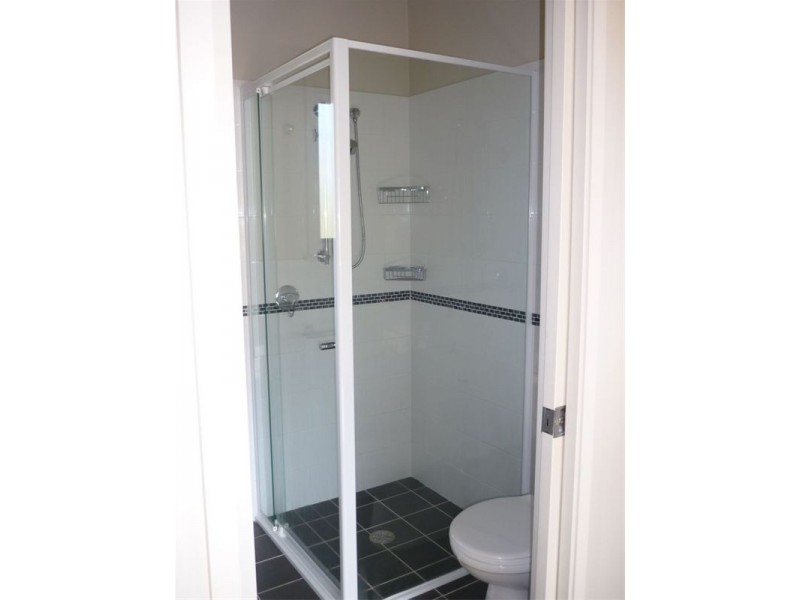 2/2C Lachlan Street, Thirroul NSW 2515