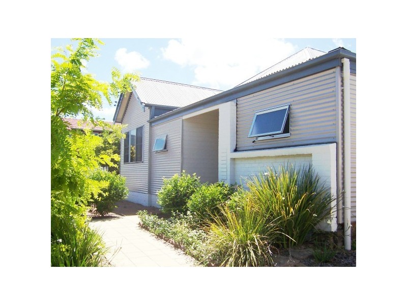 2/246 Lawrence Hargrave Drive, Thirroul NSW 2515