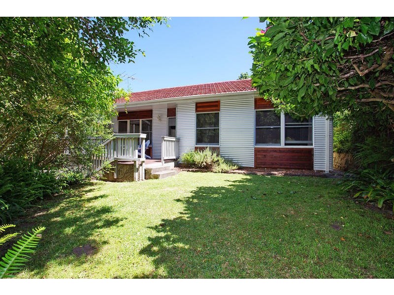 8 Sea Foam Avenue, Thirroul NSW 2515