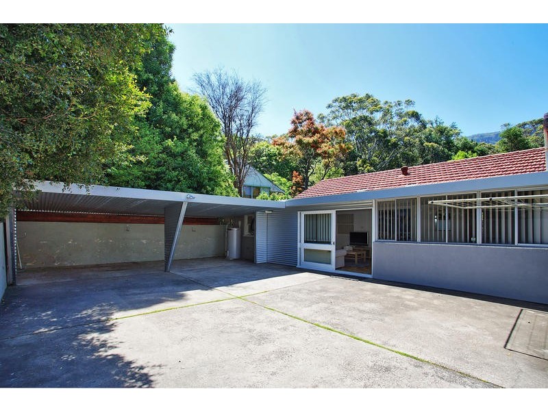 8 Sea Foam Avenue, Thirroul NSW 2515