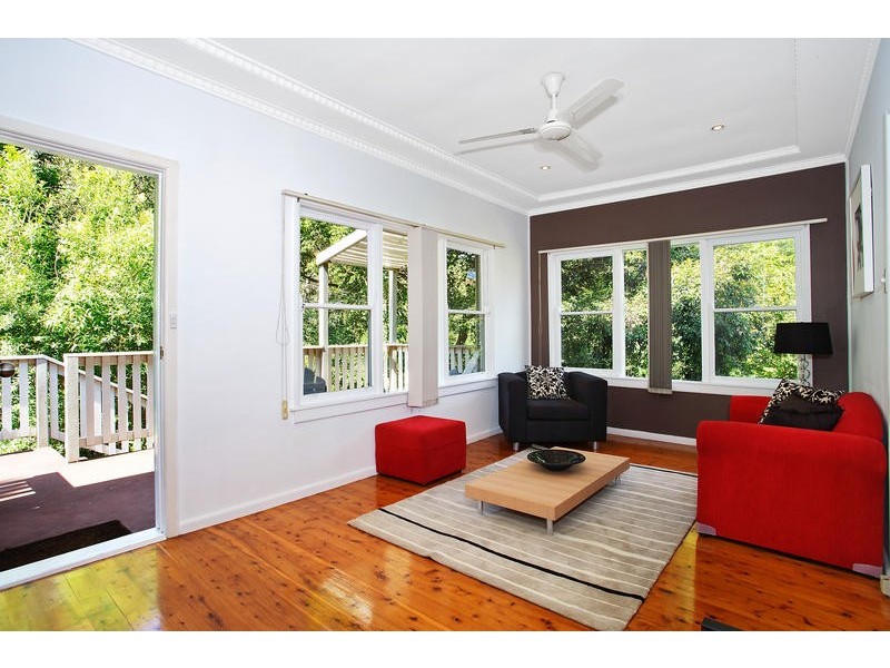 8 Sea Foam Avenue, Thirroul NSW 2515