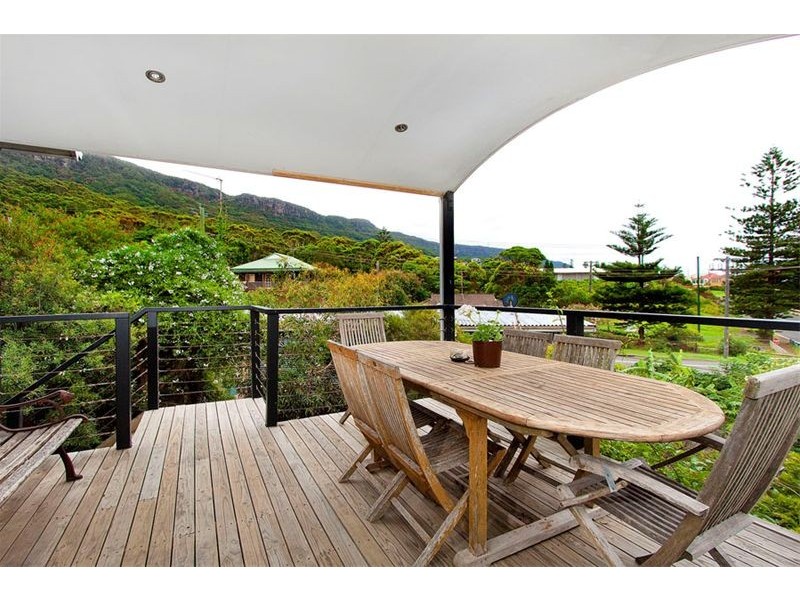 768 Lawrence Hargrave Drive, Coledale NSW 2515
