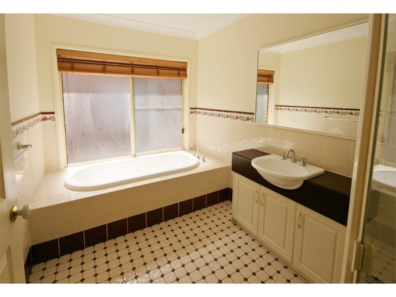 15 Gahans Lane, Woonona NSW 2517