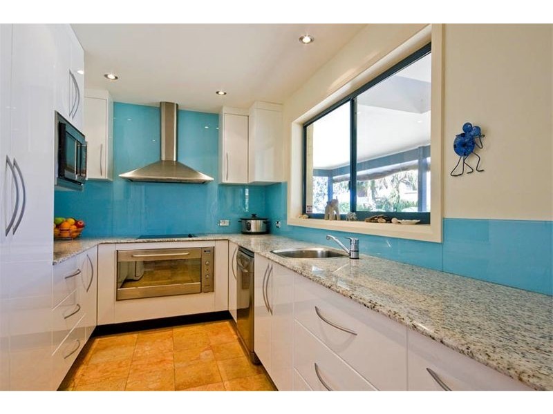 8 Henley Road, Thirroul NSW 2515