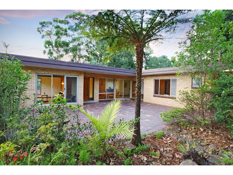 10-12 Treetop Glen, Thirroul NSW 2515