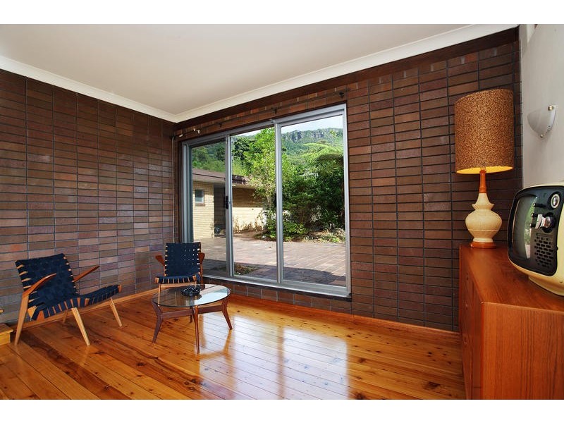 10-12 Treetop Glen, Thirroul NSW 2515