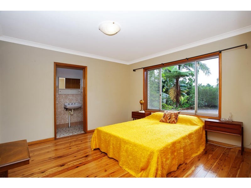 10-12 Treetop Glen, Thirroul NSW 2515
