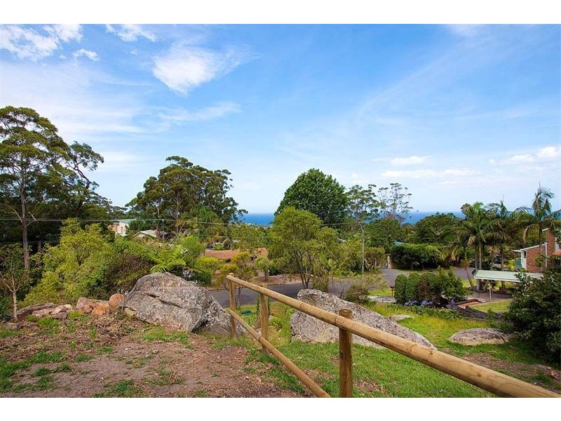 8 Treetop Glen, Thirroul NSW 2515