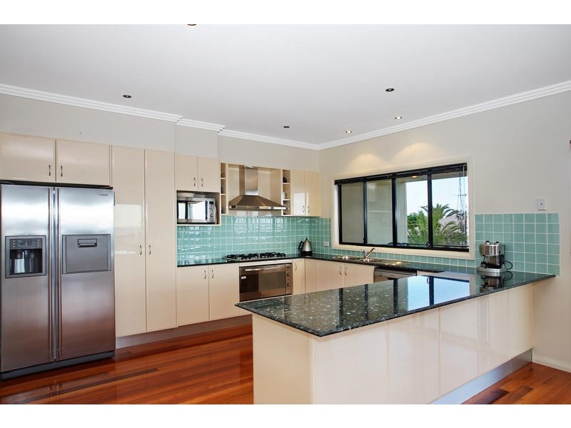 2D  Mountain Road, Austinmer NSW 2515