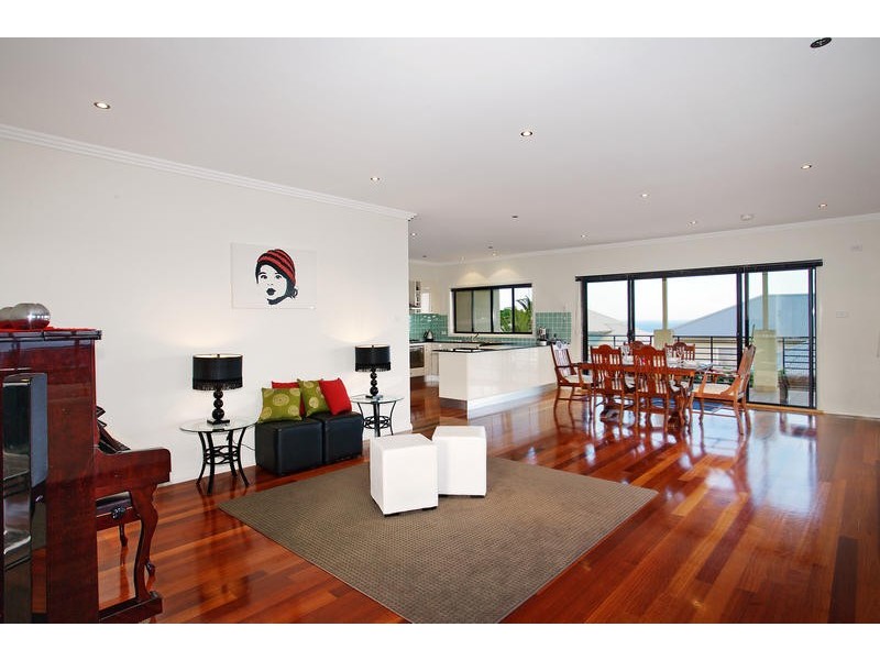 2D  Mountain Road, Austinmer NSW 2515