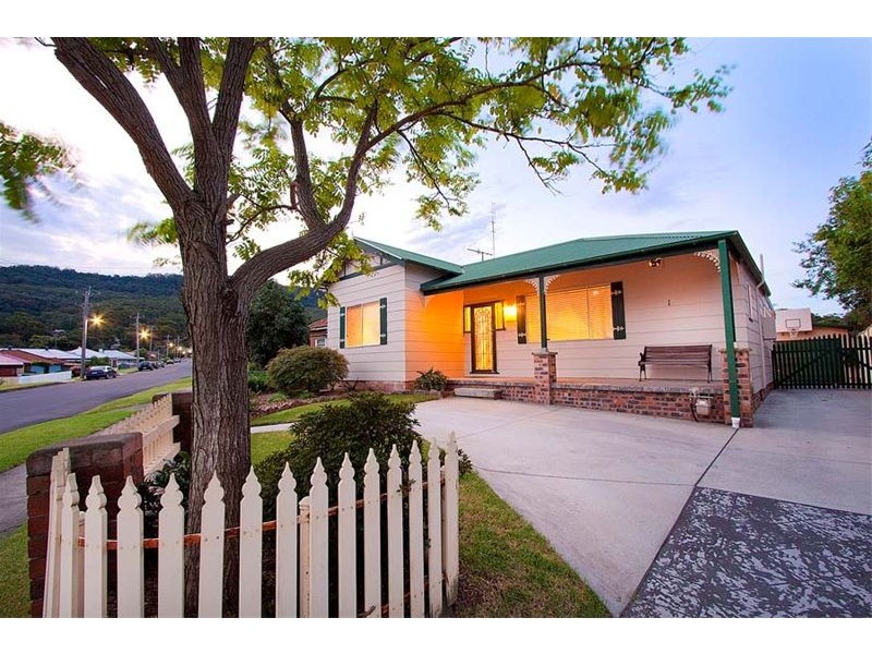 1 Hillcrest Avenue, Woonona NSW 2517