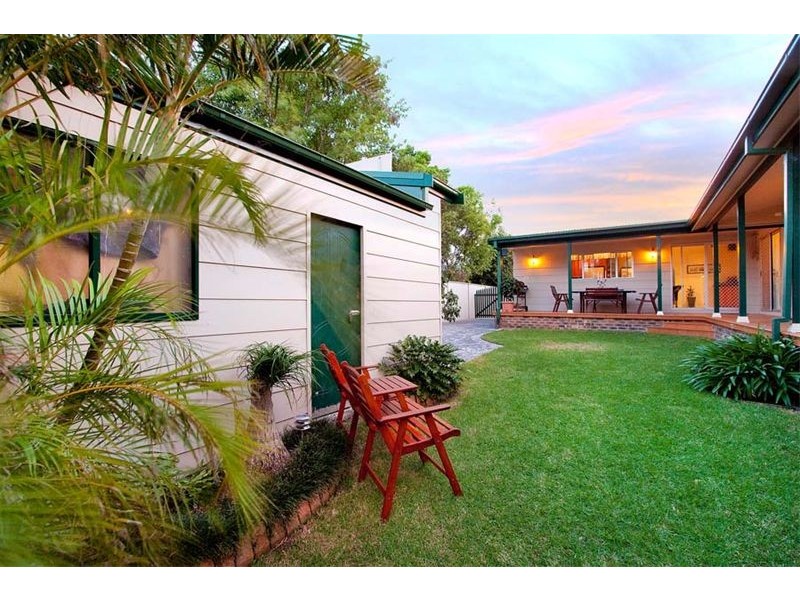 1 Hillcrest Avenue, Woonona NSW 2517