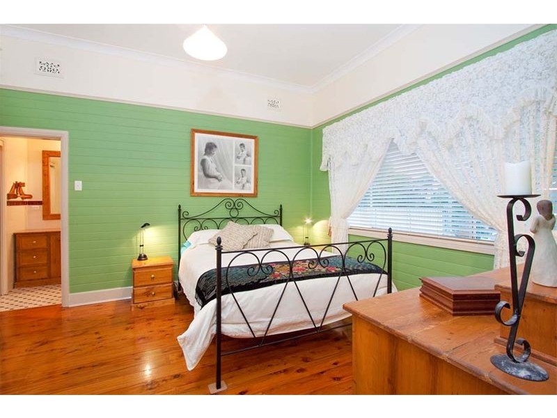 1 Hillcrest Avenue, Woonona NSW 2517