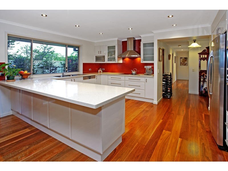 4 Parkwood Grove, Thirroul NSW 2515