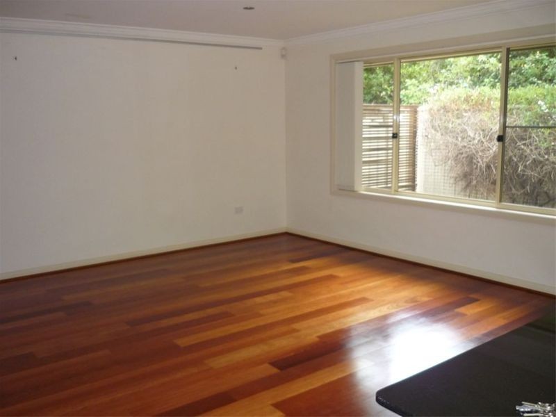 8/13a Organs Road, Bulli NSW 2516