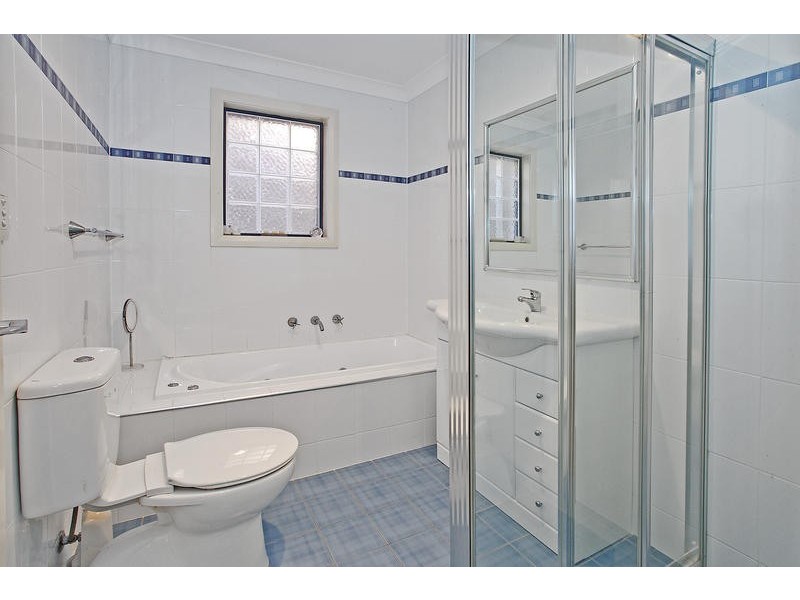 2/52C Pass Avenue, Thirroul NSW 2515