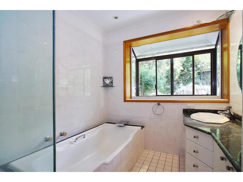 64 Buttenshaw Drive, Coledale NSW 2515