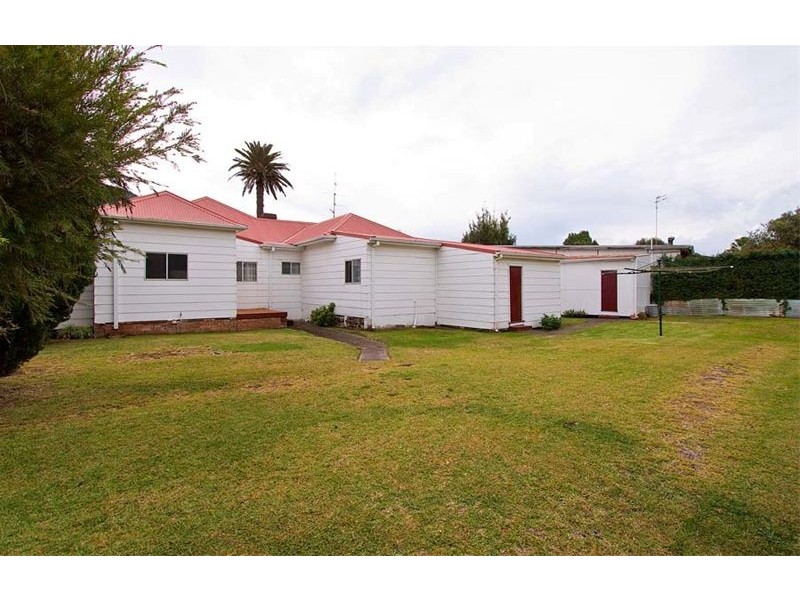 245 Lawrence Hargrave Drive, Thirroul NSW 2515