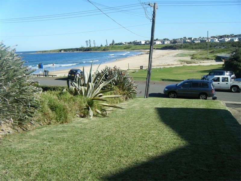 8 Corbett Avenue, Thirroul NSW 2515