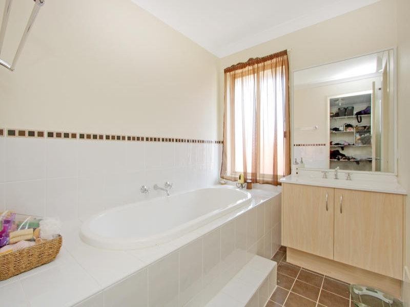 14 Farrell Road, Bulli NSW 2516