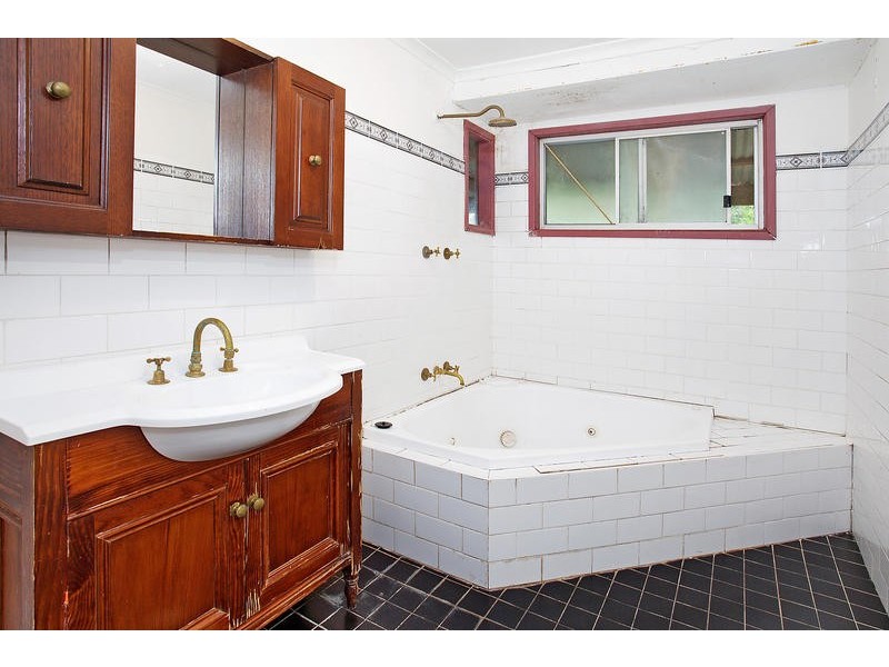 2 Sandhurst Street, Bulli NSW 2516