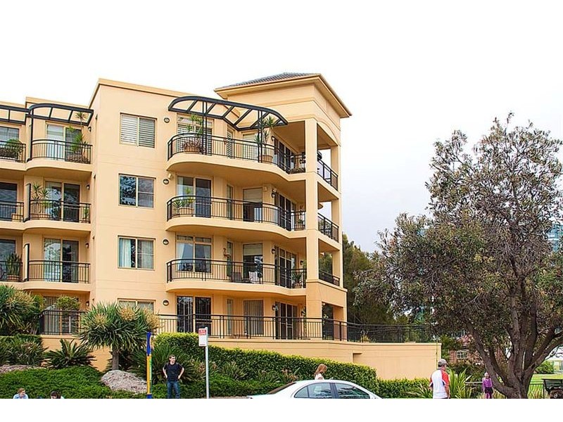 15/2-8 Harbour Street, Wollongong NSW 2500