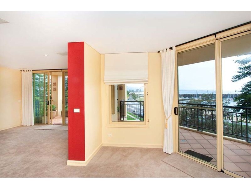 15/2-8 Harbour Street, Wollongong NSW 2500