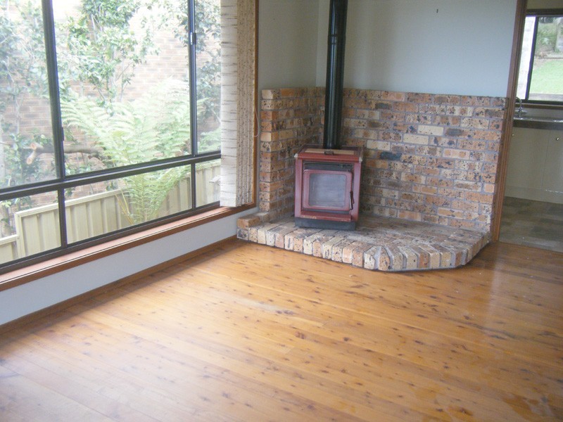 8 Cornock Avenue, Thirroul NSW 2515