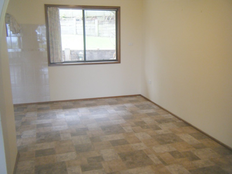 8 Cornock Avenue, Thirroul NSW 2515