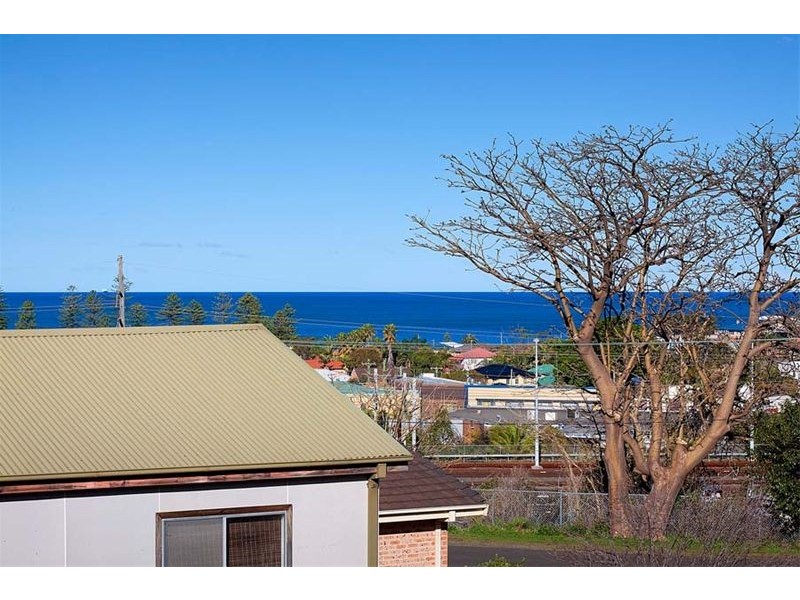 20 The Lookout, Thirroul NSW 2515
