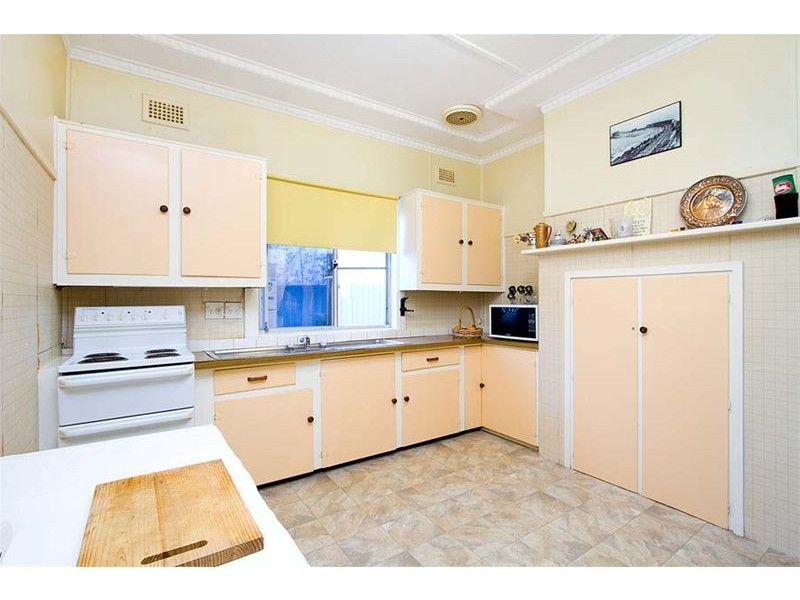 20 The Lookout, Thirroul NSW 2515