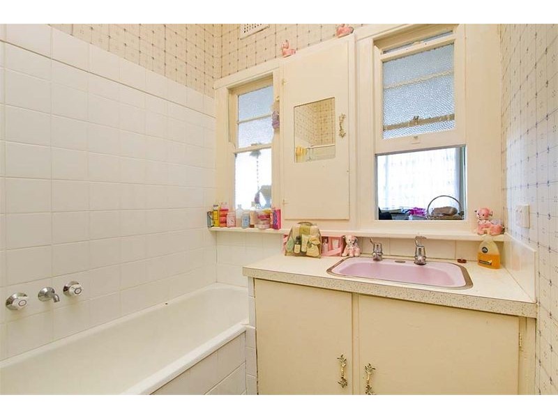 20 The Lookout, Thirroul NSW 2515