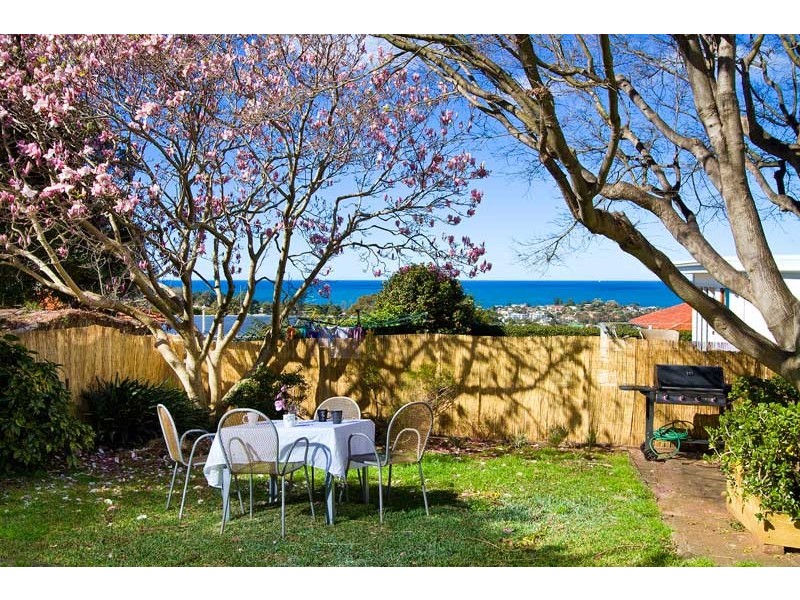 12 Armagh Parade, Thirroul NSW 2515