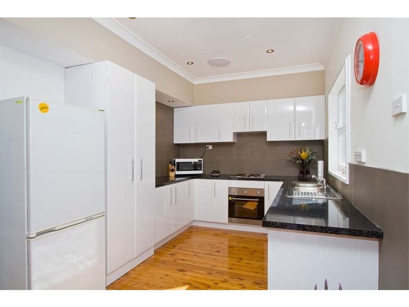 12 Armagh Parade, Thirroul NSW 2515
