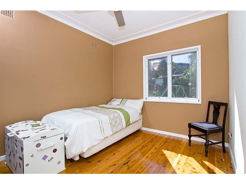 12 Armagh Parade, Thirroul NSW 2515