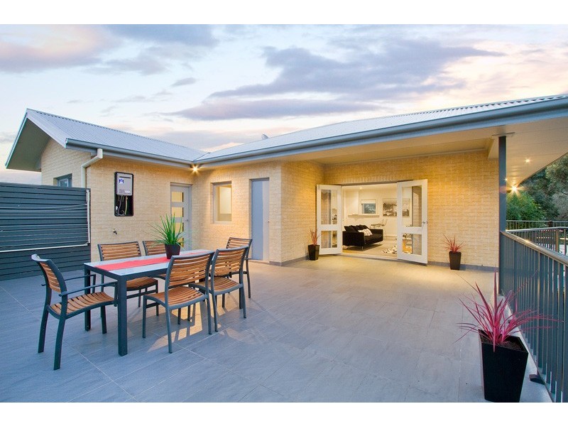 2/2C Lachlan Street, Thirroul NSW 2515