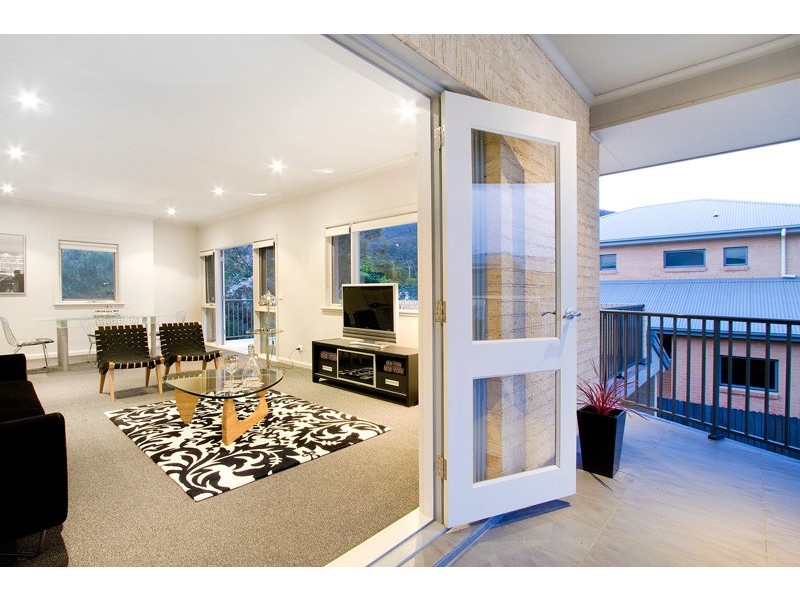 2/2C Lachlan Street, Thirroul NSW 2515