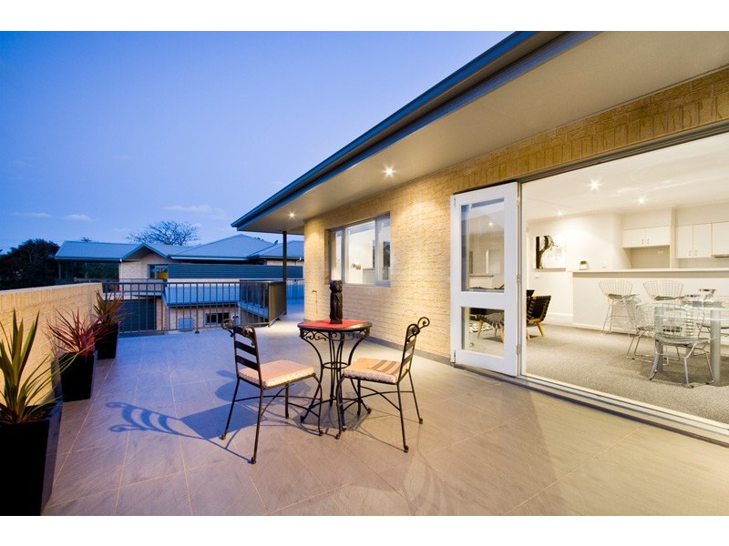 2/2C Lachlan Street, Thirroul NSW 2515