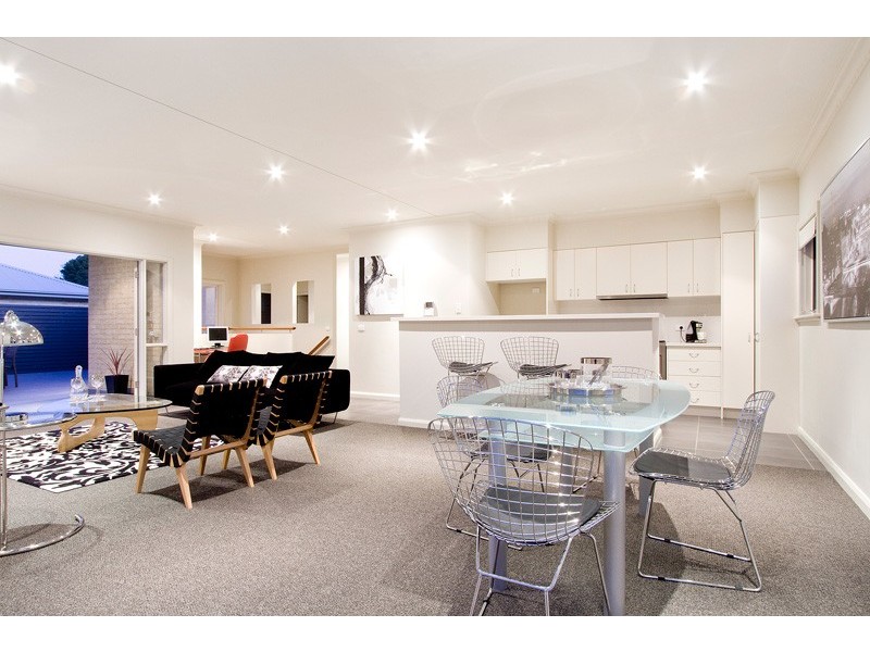 2/2C Lachlan Street, Thirroul NSW 2515