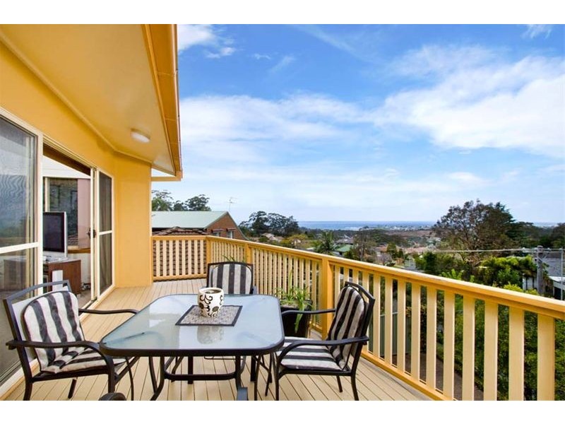 25 Kanangra Drive, Thirroul NSW 2515