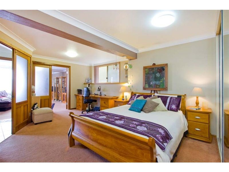 25 Kanangra Drive, Thirroul NSW 2515