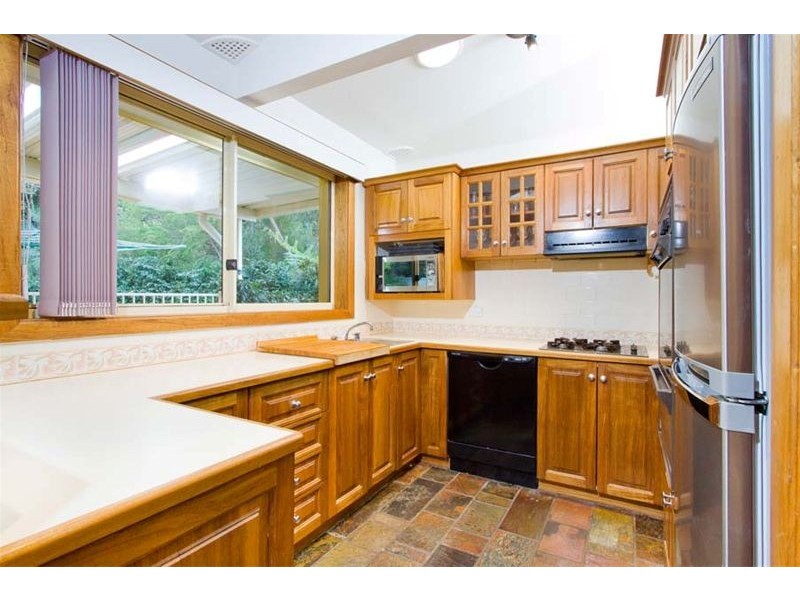 25 Kanangra Drive, Thirroul NSW 2515