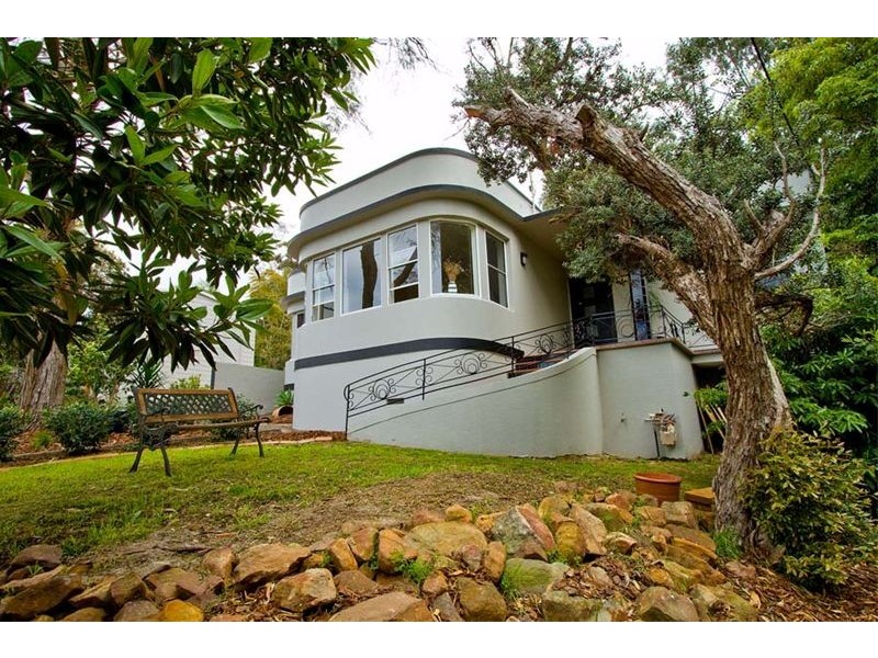 36 Pass Avenue, Thirroul NSW 2515