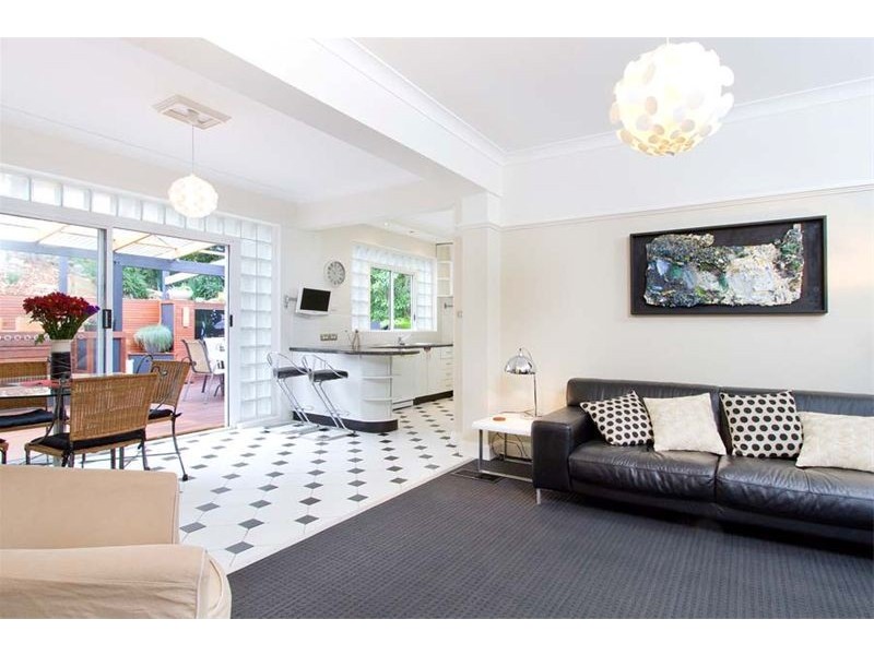 36 Pass Avenue, Thirroul NSW 2515