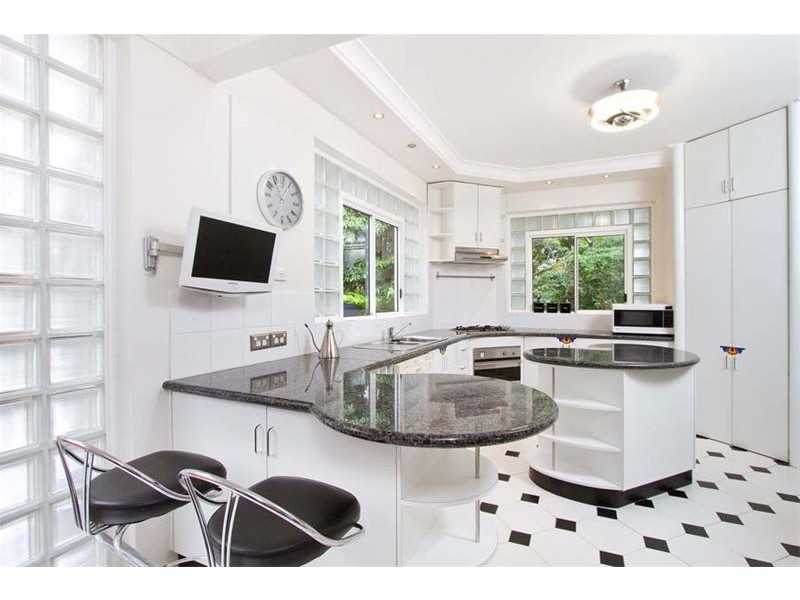 36 Pass Avenue, Thirroul NSW 2515