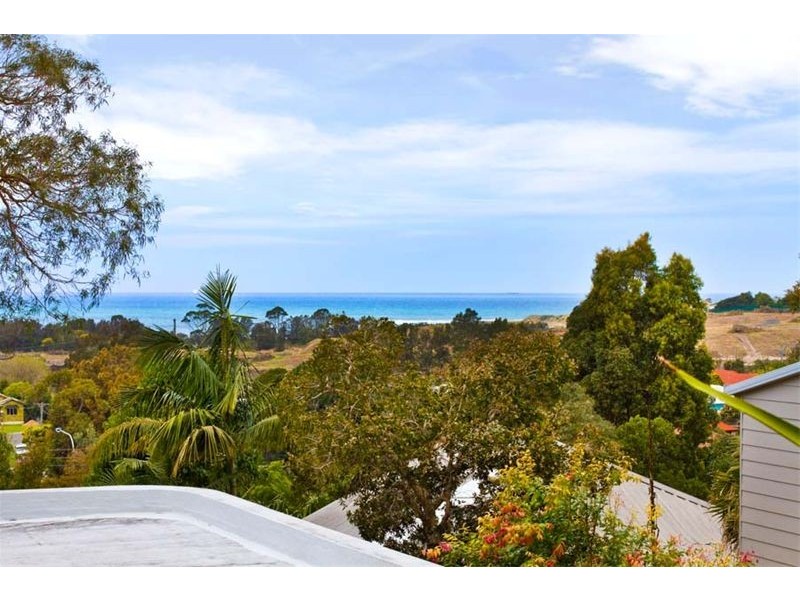 36 Pass Avenue, Thirroul NSW 2515