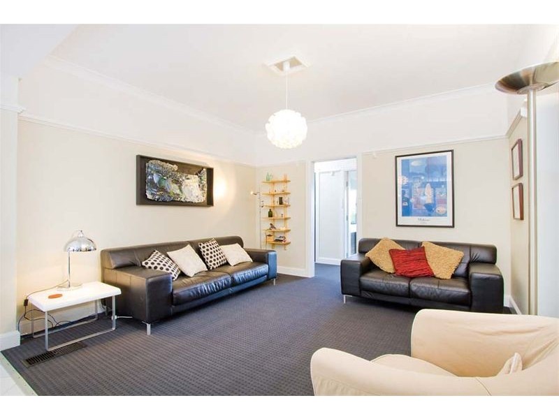 36 Pass Avenue, Thirroul NSW 2515