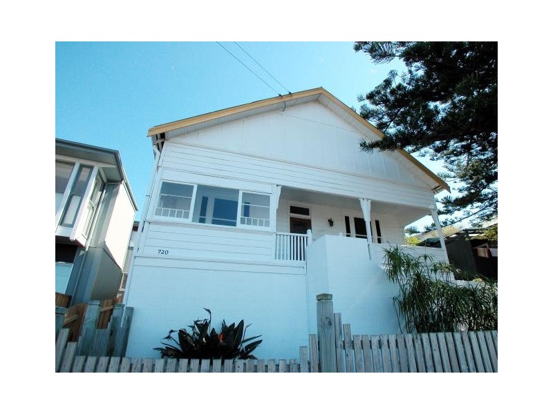 720 Lawrence Hargrave Drive, Coledale NSW 2515