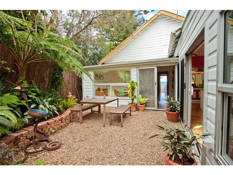 720 Lawrence Hargrave Drive, Coledale NSW 2515