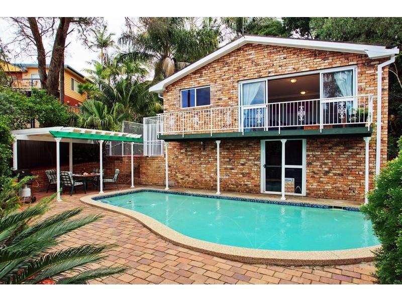 42 Kanangra Drive, Thirroul NSW 2515